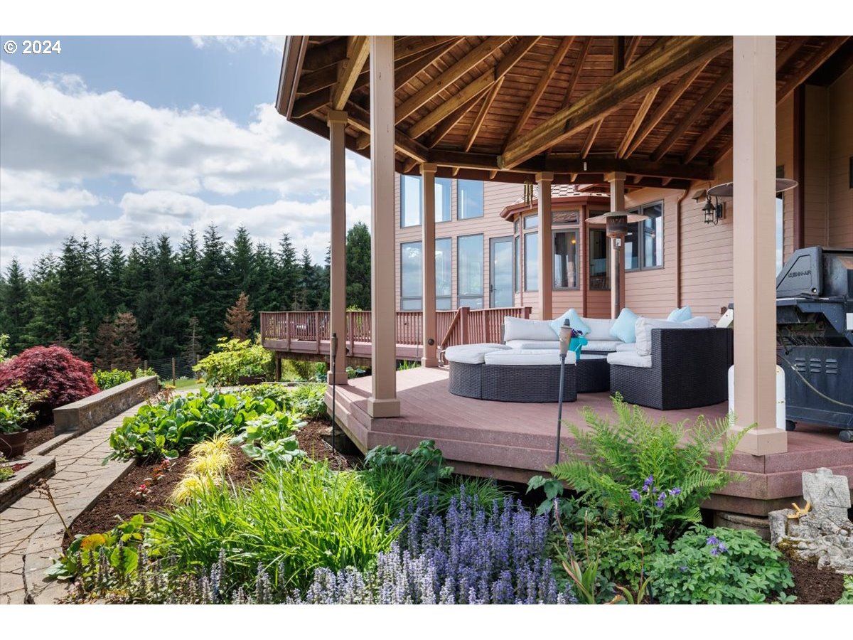 Newberg, Oregon 97132, United States, 4 Bedrooms Bedrooms, ,5 BathroomsBathrooms,Residential,Active,56980