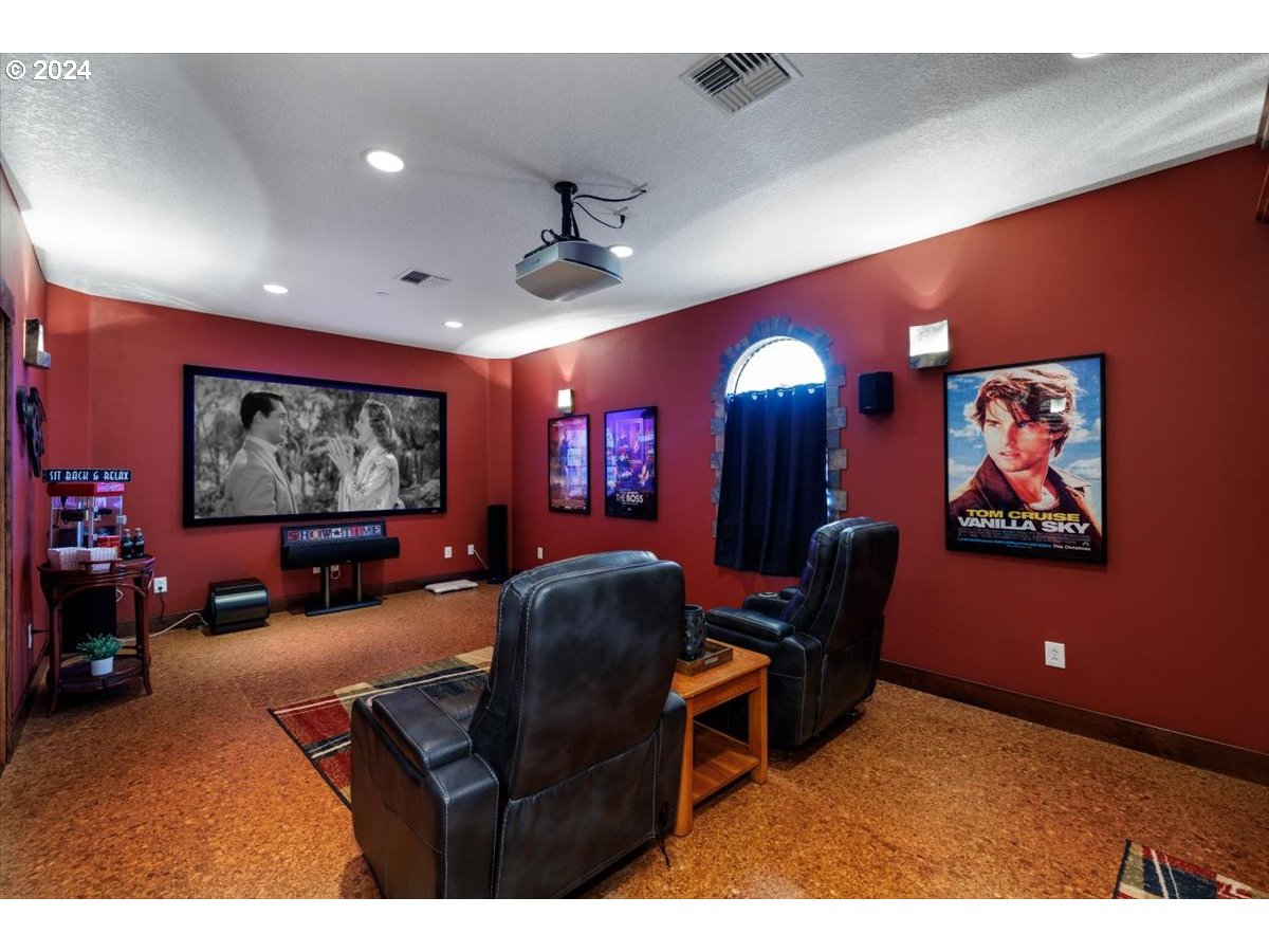 Newberg, Oregon 97132, United States, 4 Bedrooms Bedrooms, ,5 BathroomsBathrooms,Residential,Active,56980