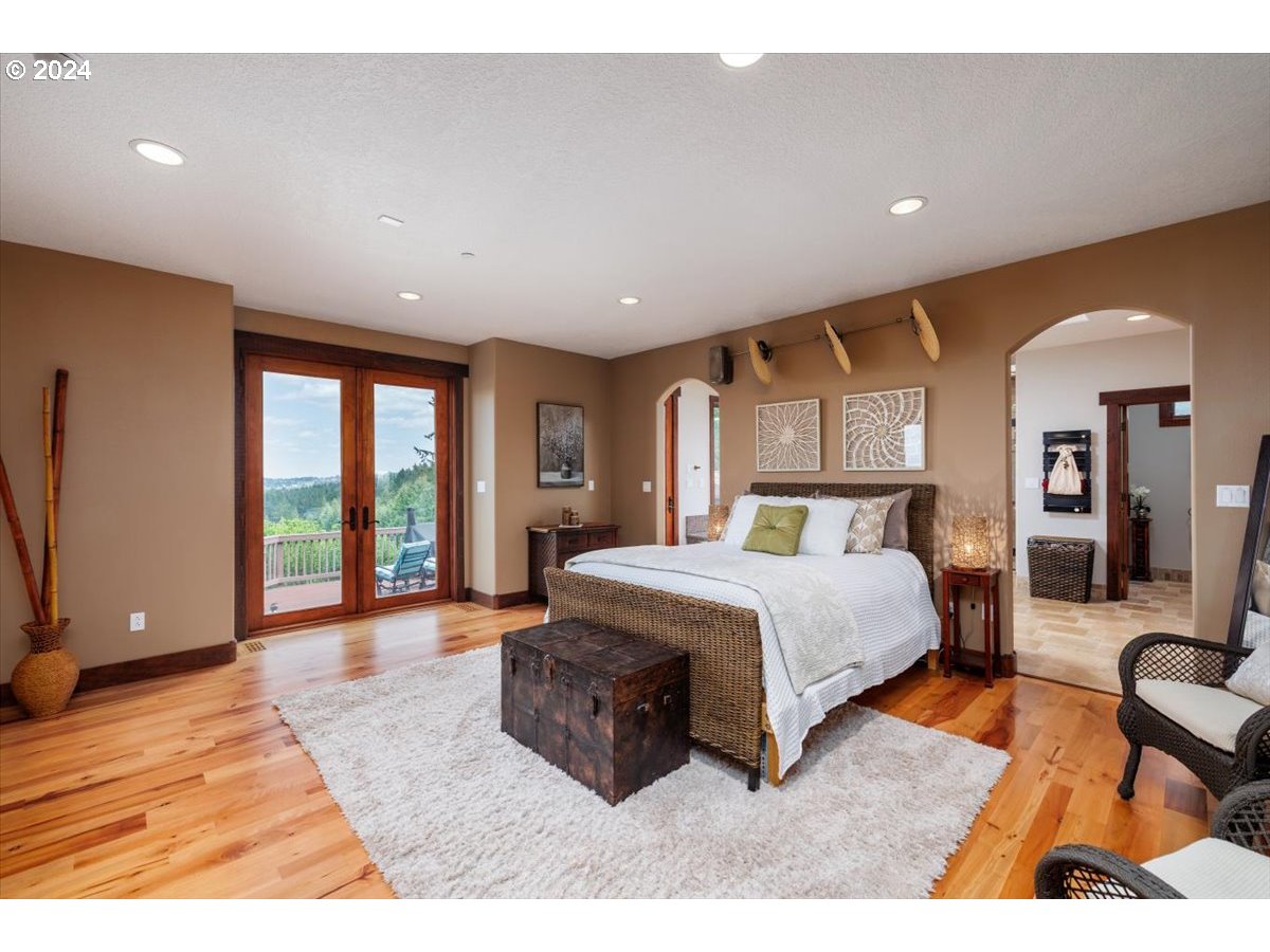 Newberg, Oregon 97132, United States, 4 Bedrooms Bedrooms, ,5 BathroomsBathrooms,Residential,Active,56980