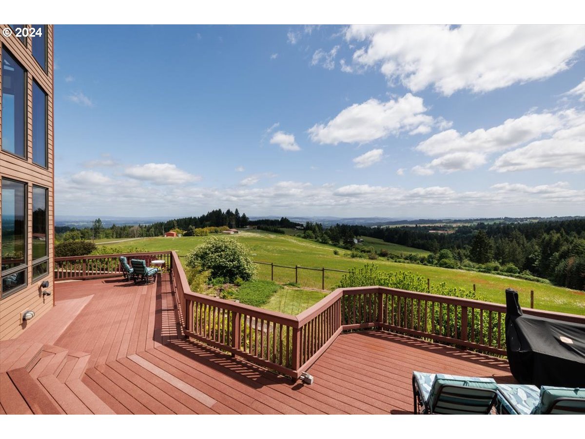 Newberg, Oregon 97132, United States, 4 Bedrooms Bedrooms, ,5 BathroomsBathrooms,Residential,Active,56980