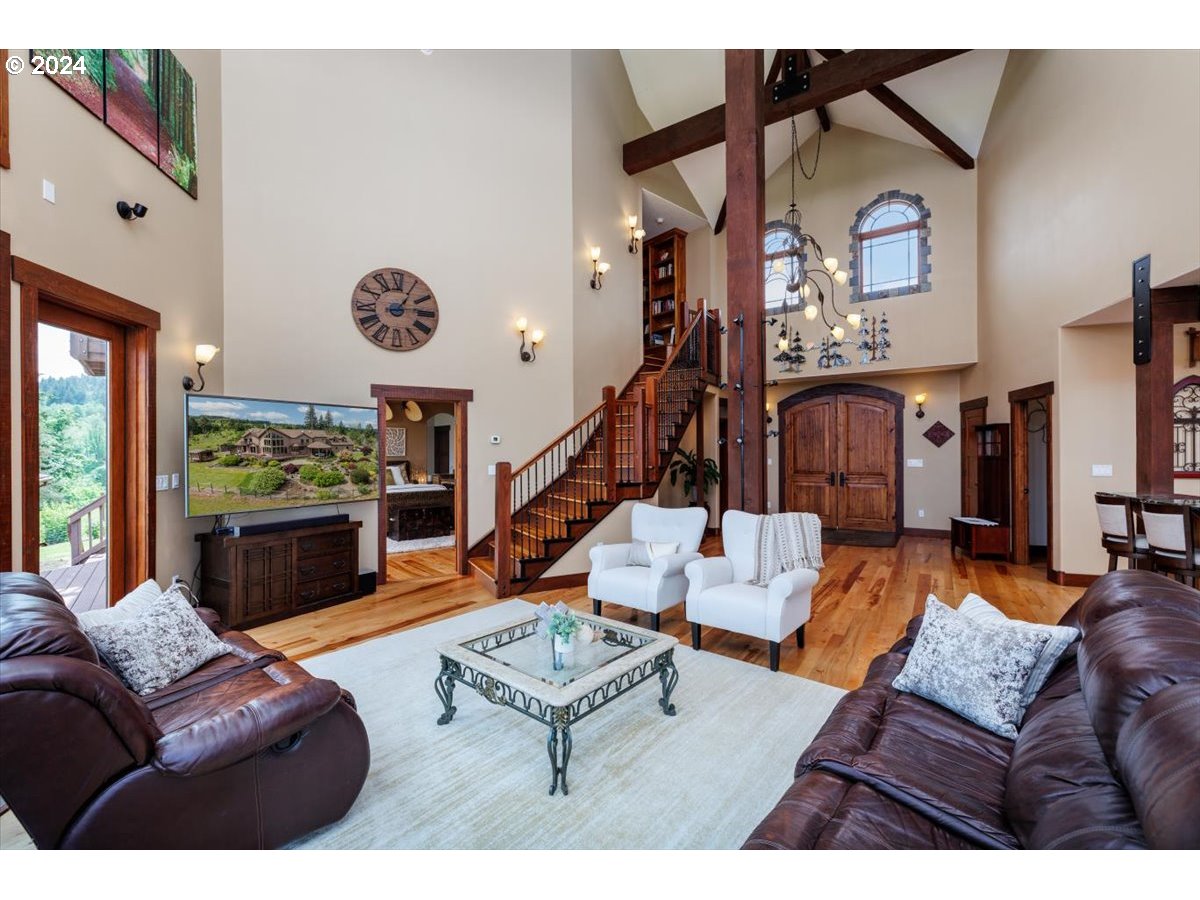 Newberg, Oregon 97132, United States, 4 Bedrooms Bedrooms, ,5 BathroomsBathrooms,Residential,Active,56980