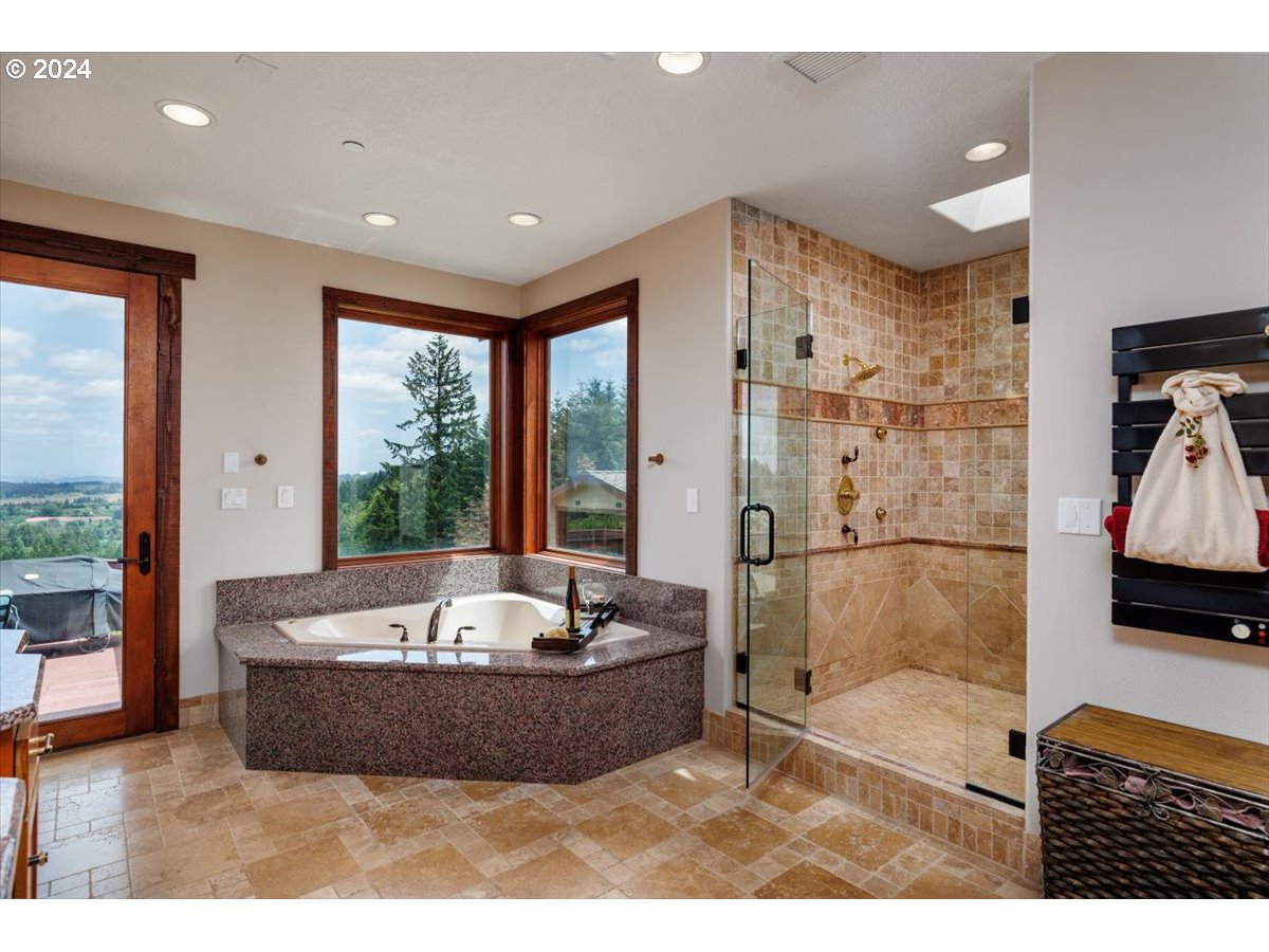 Newberg, Oregon 97132, United States, 4 Bedrooms Bedrooms, ,5 BathroomsBathrooms,Residential,Active,56980