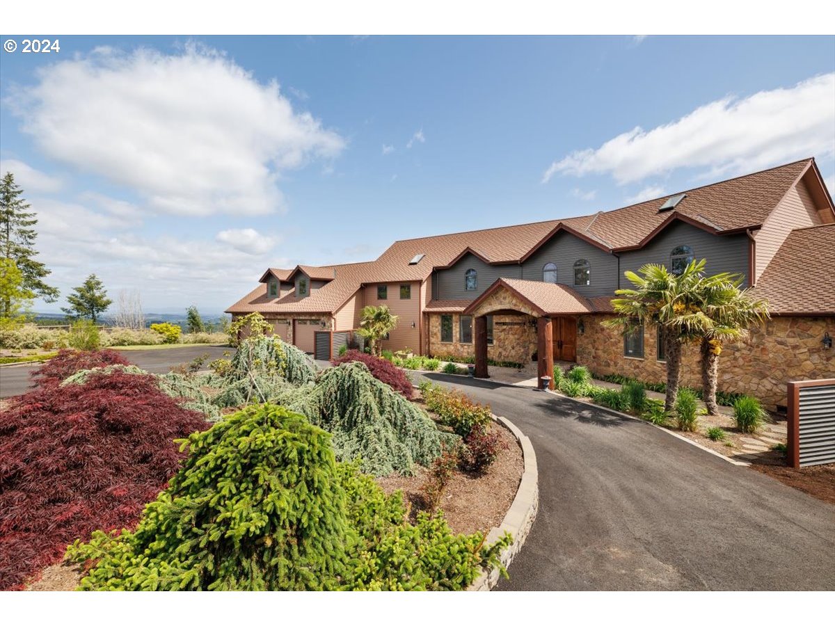 Newberg, Oregon 97132, United States, 4 Bedrooms Bedrooms, ,5 BathroomsBathrooms,Residential,Active,56980