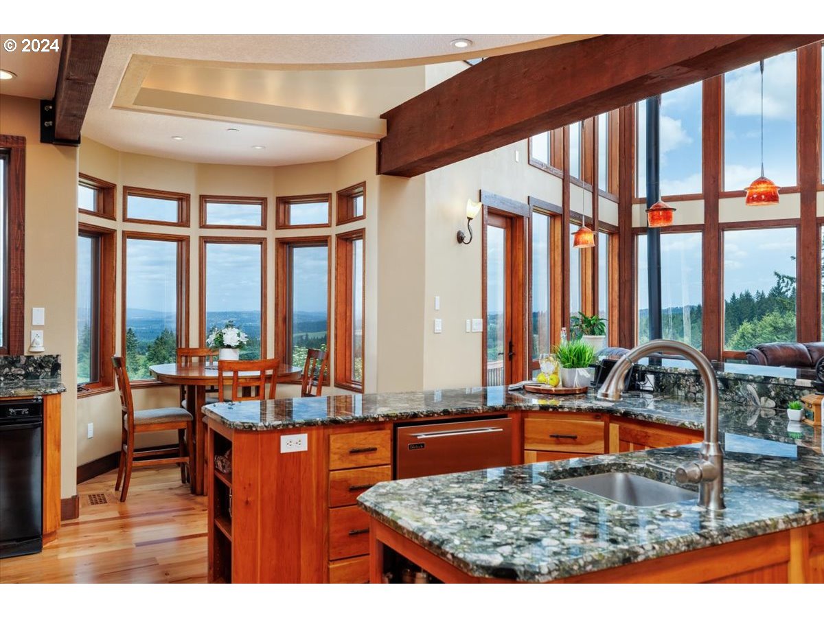 Newberg, Oregon 97132, United States, 4 Bedrooms Bedrooms, ,5 BathroomsBathrooms,Residential,Active,56980