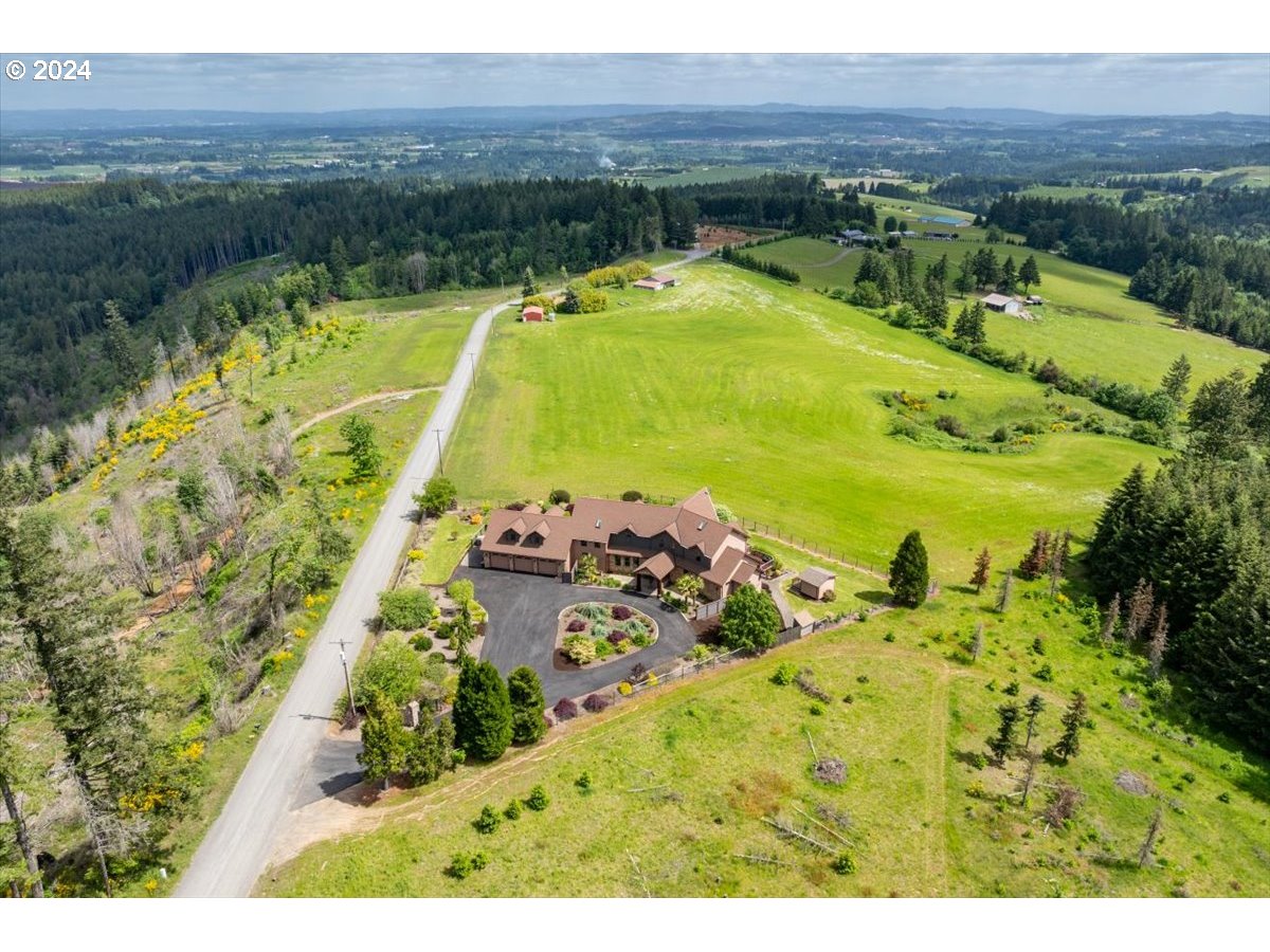 Newberg, Oregon 97132, United States, 4 Bedrooms Bedrooms, ,5 BathroomsBathrooms,Residential,Active,56980