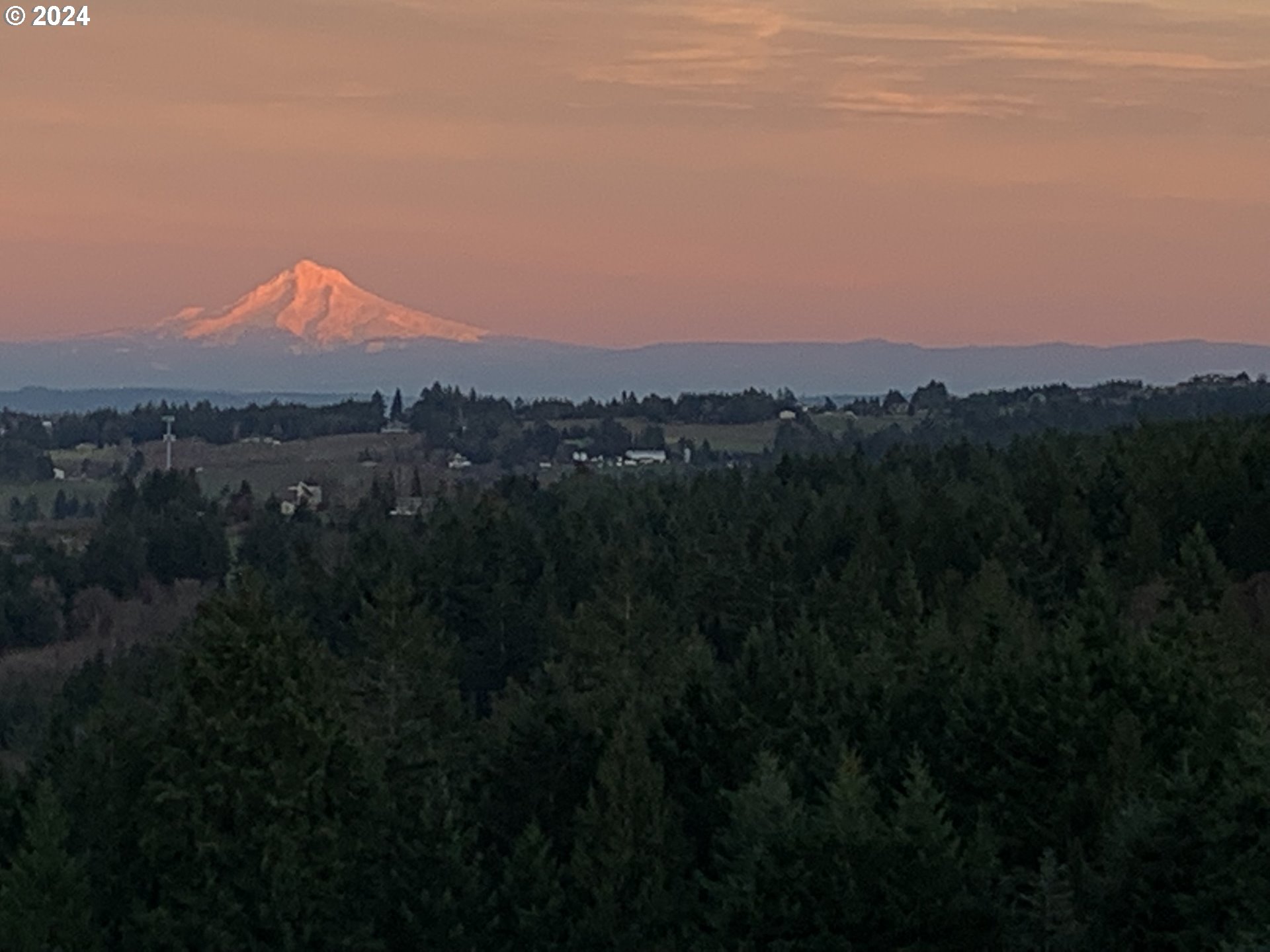 Newberg, Oregon 97132, United States, 4 Bedrooms Bedrooms, ,5 BathroomsBathrooms,Residential,Active,56980