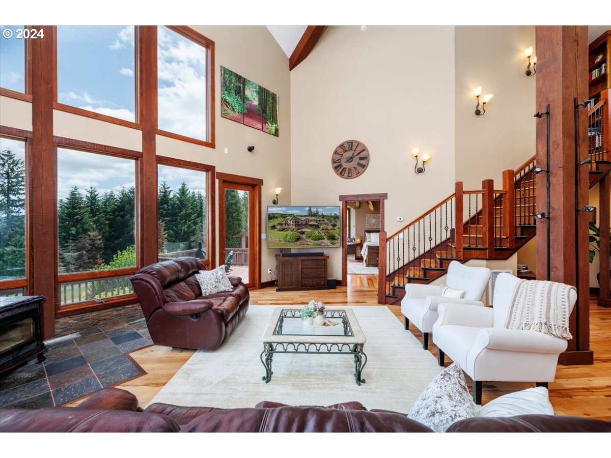 Newberg, Oregon 97132, United States, 4 Bedrooms Bedrooms, ,5 BathroomsBathrooms,Residential,Active,56980