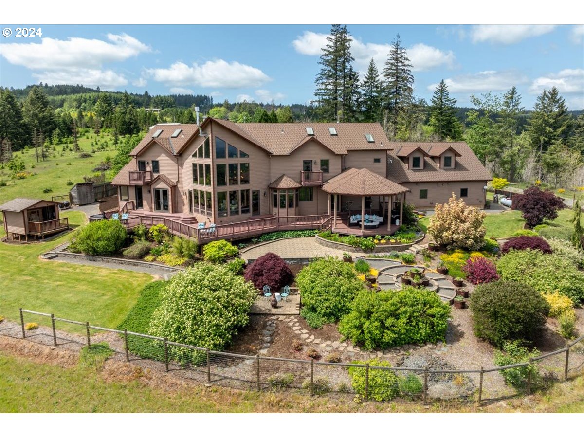 Newberg, Oregon 97132, United States, 4 Bedrooms Bedrooms, ,5 BathroomsBathrooms,Residential,Active,56980