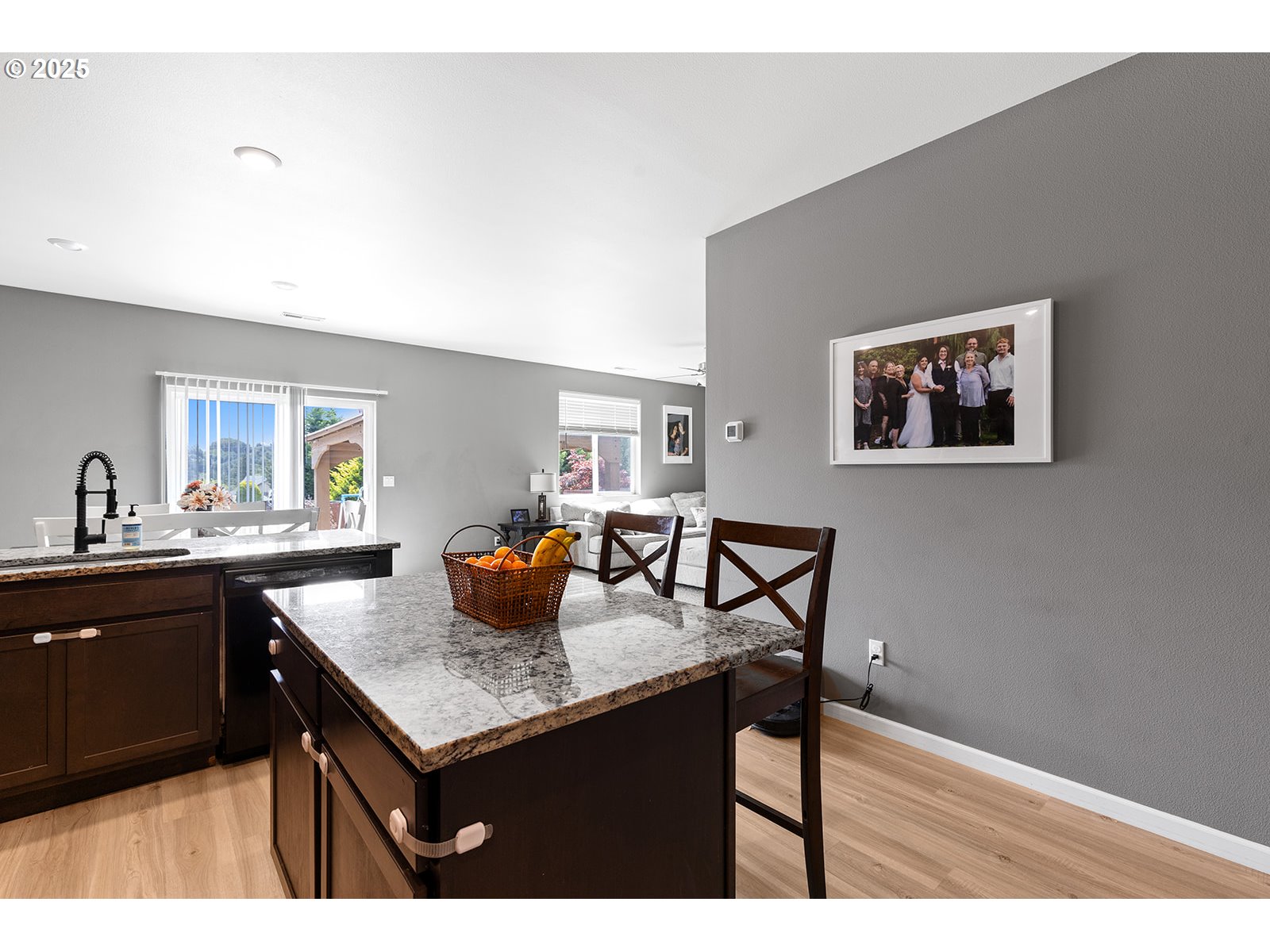 La Center, Washington 98629, United States, 5 Bedrooms Bedrooms, ,3 BathroomsBathrooms,Residential,Active,172192