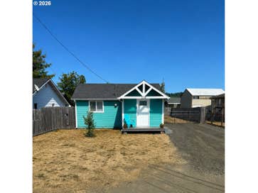 130 N 12TH ST Lakeside OR 97449