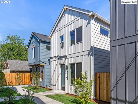 4372 NE Going ST Portland OR 97218