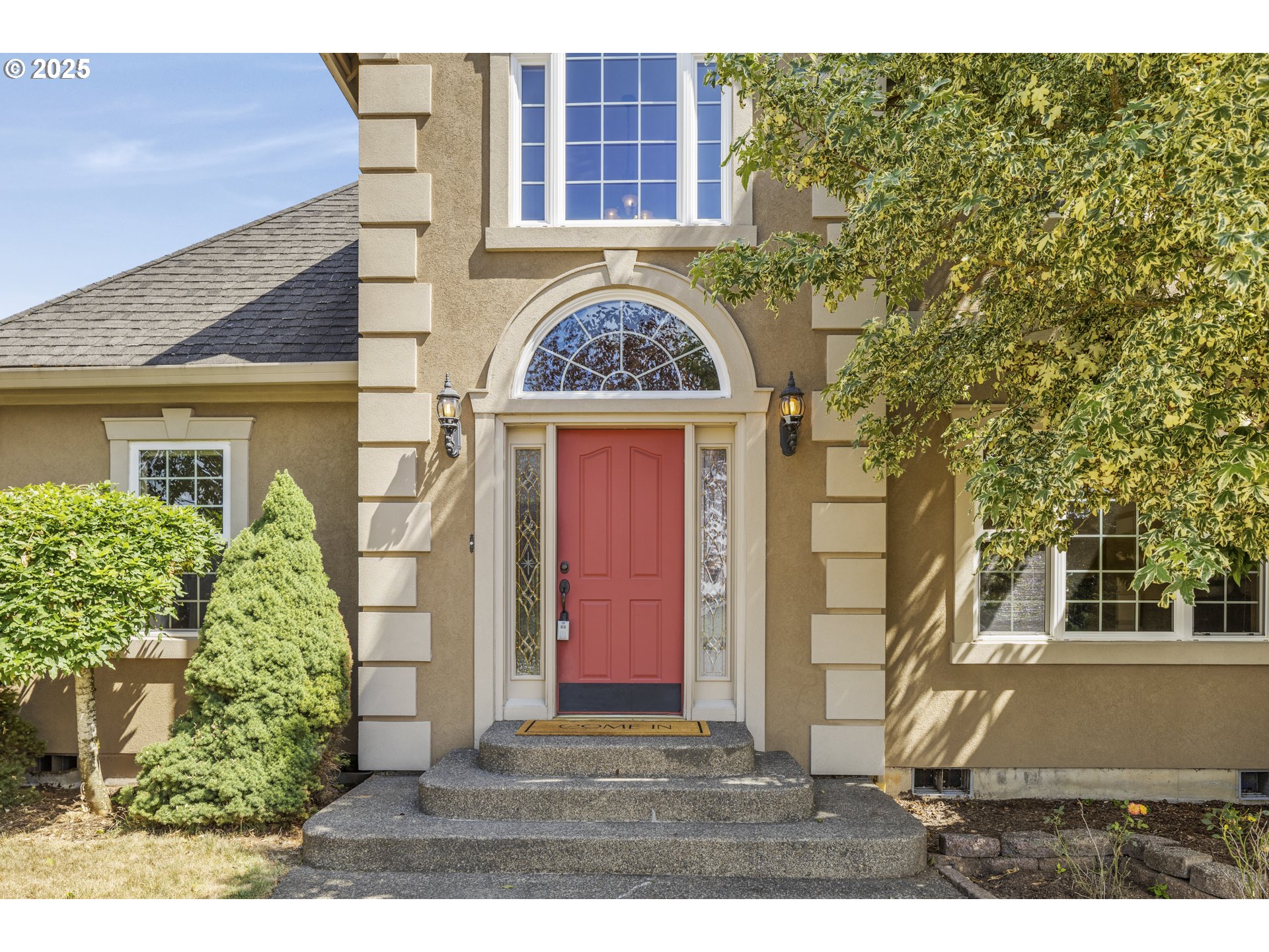 1252 E PIONEER LOOP