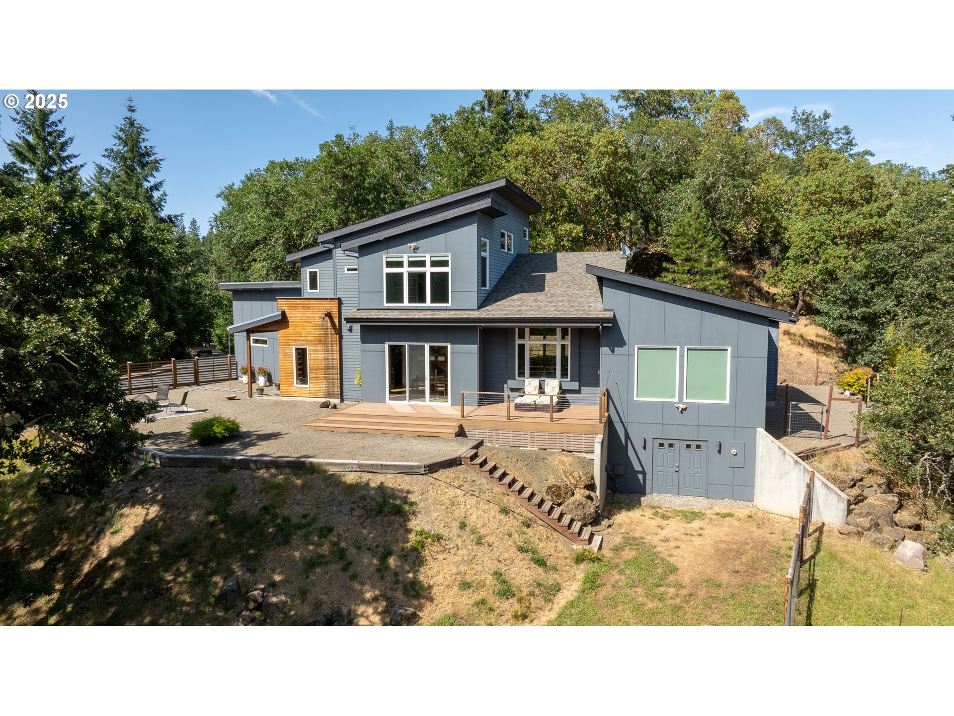 174 PINOT NOIR WAY