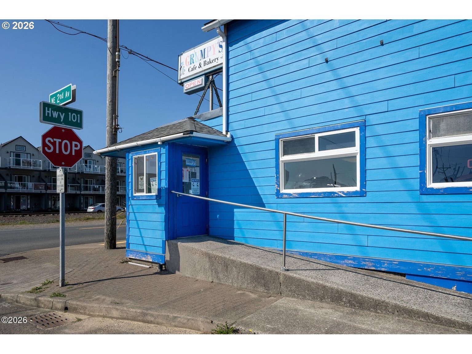 202 N HIGHWAY 101