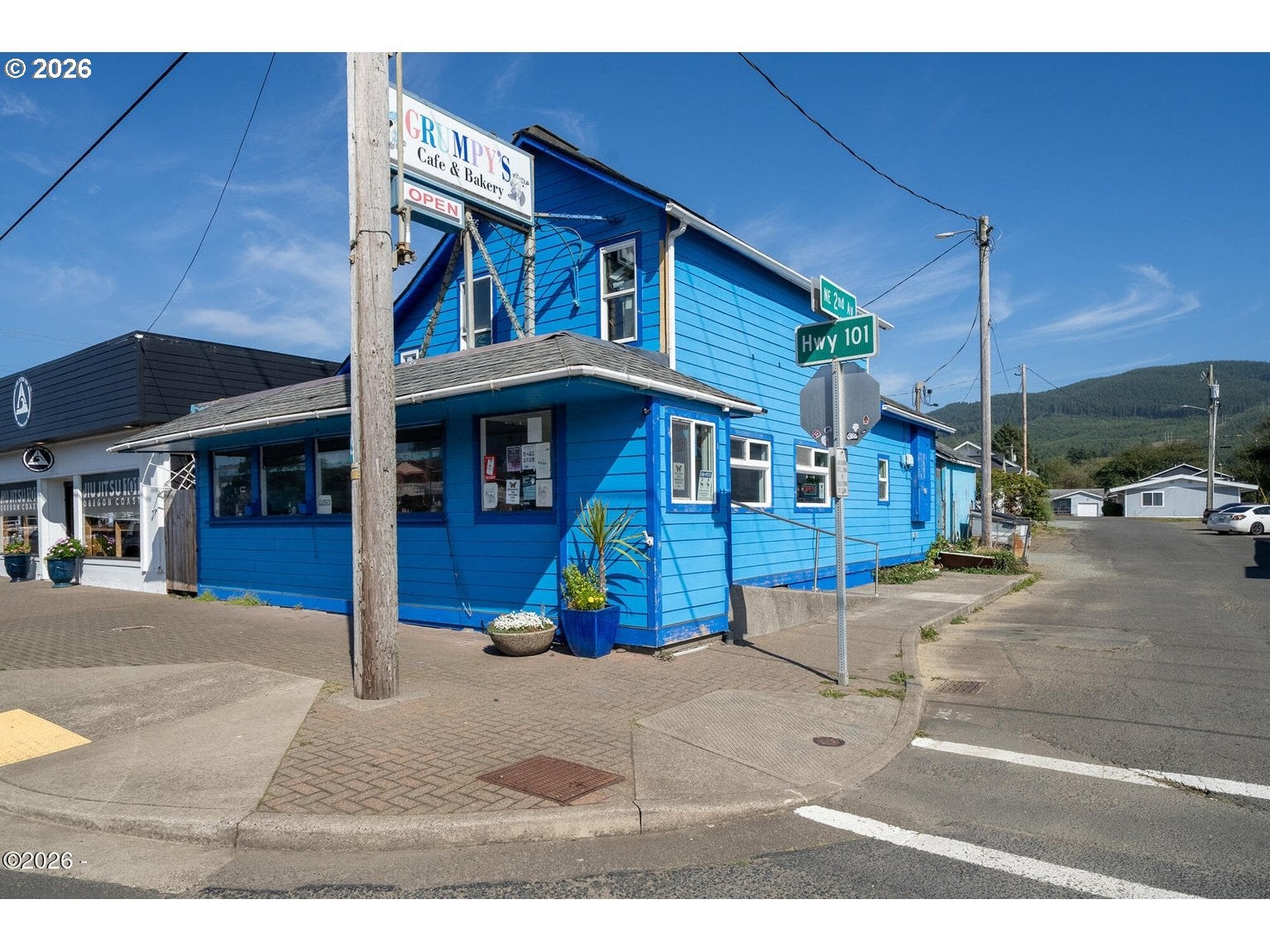 202 N HIGHWAY 101