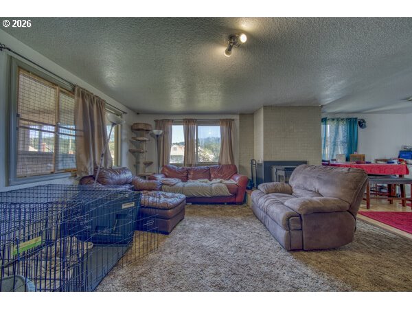 2125 ELM AVE