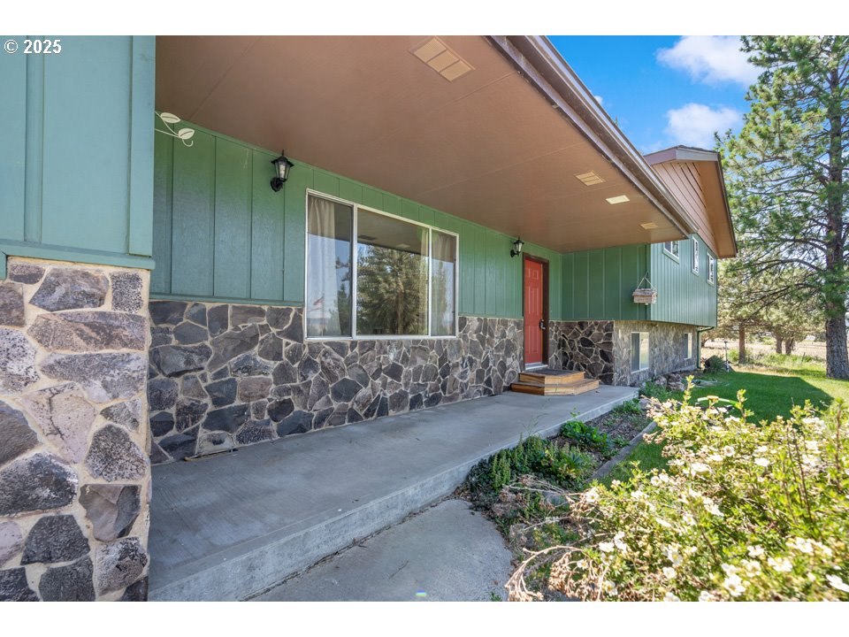 27575 PINE CREEK RD
