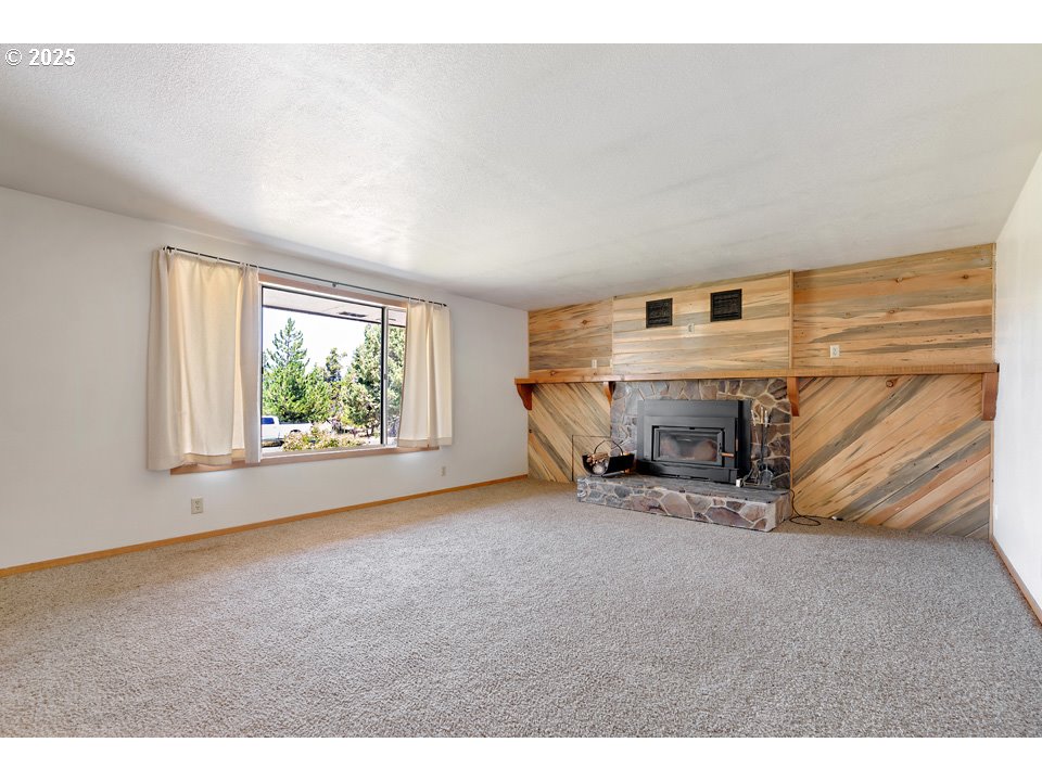 27575 PINE CREEK RD