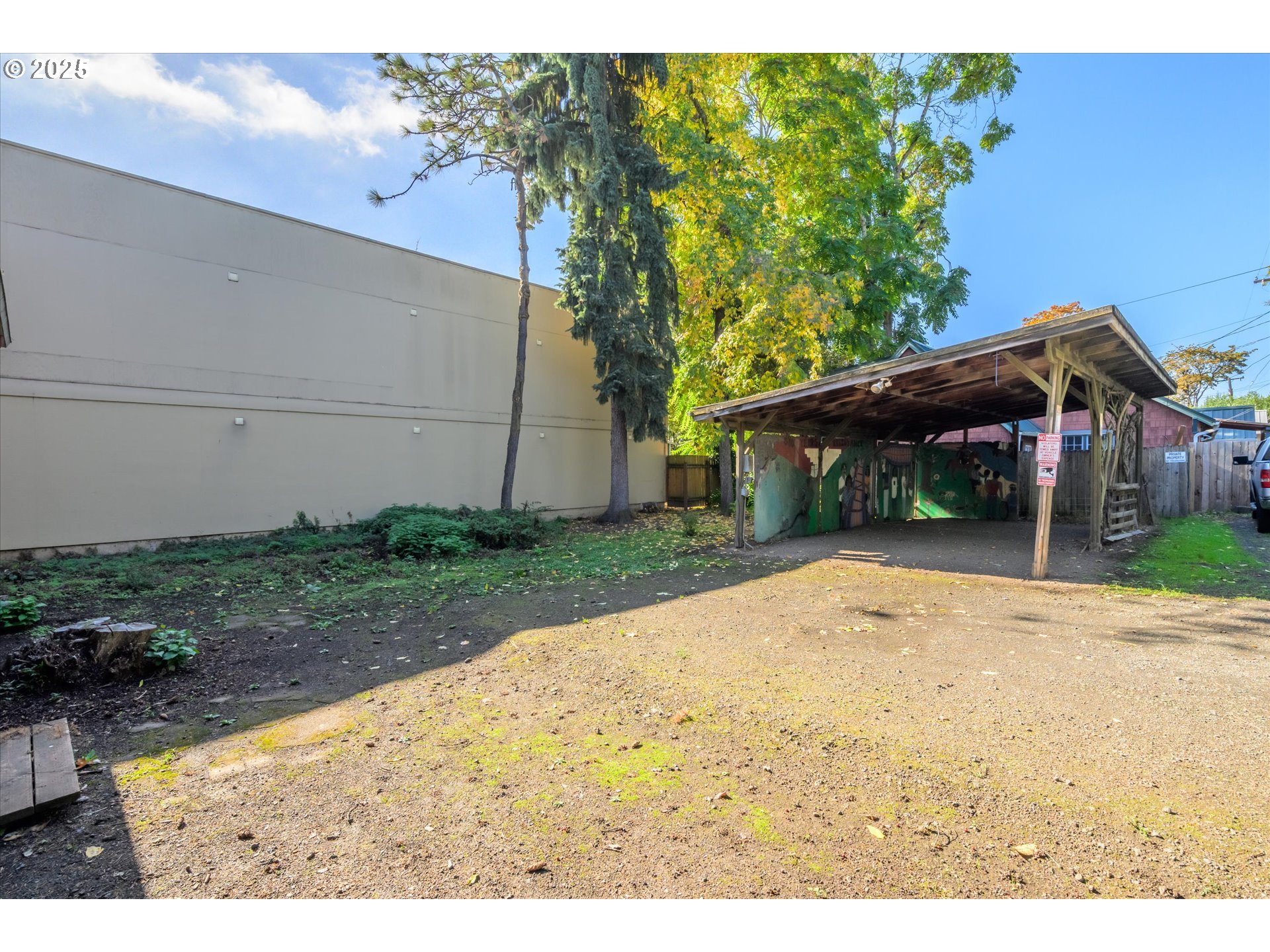 Eugene, Oregon 97402, United States, 4 Bedrooms Bedrooms, ,2 BathroomsBathrooms,Residential,Pending,231674