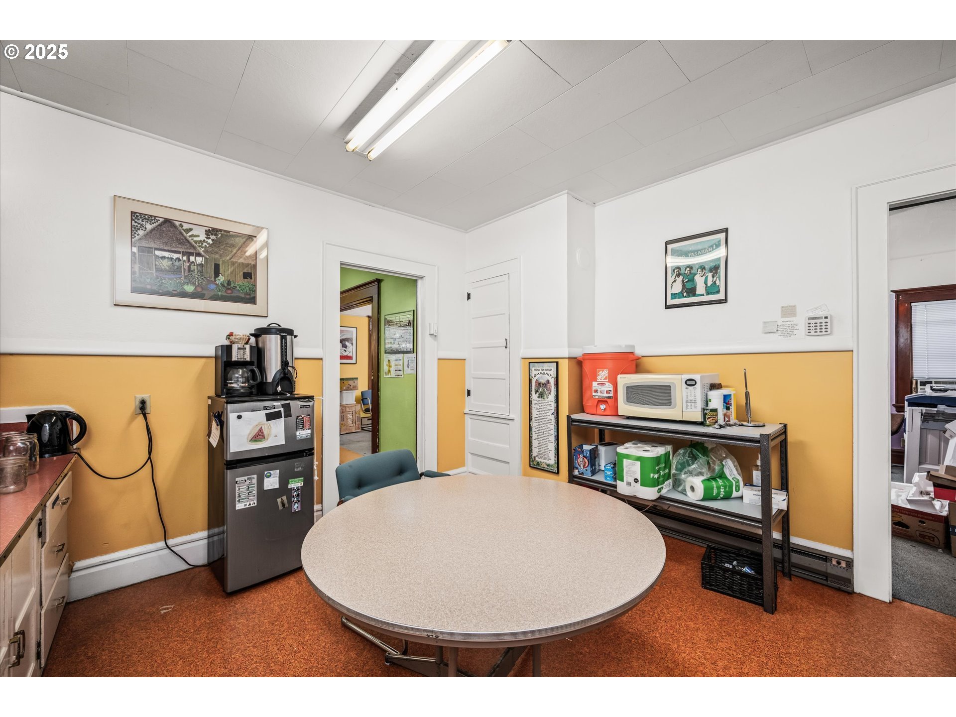 Eugene, Oregon 97402, United States, 4 Bedrooms Bedrooms, ,2 BathroomsBathrooms,Residential,Pending,231674