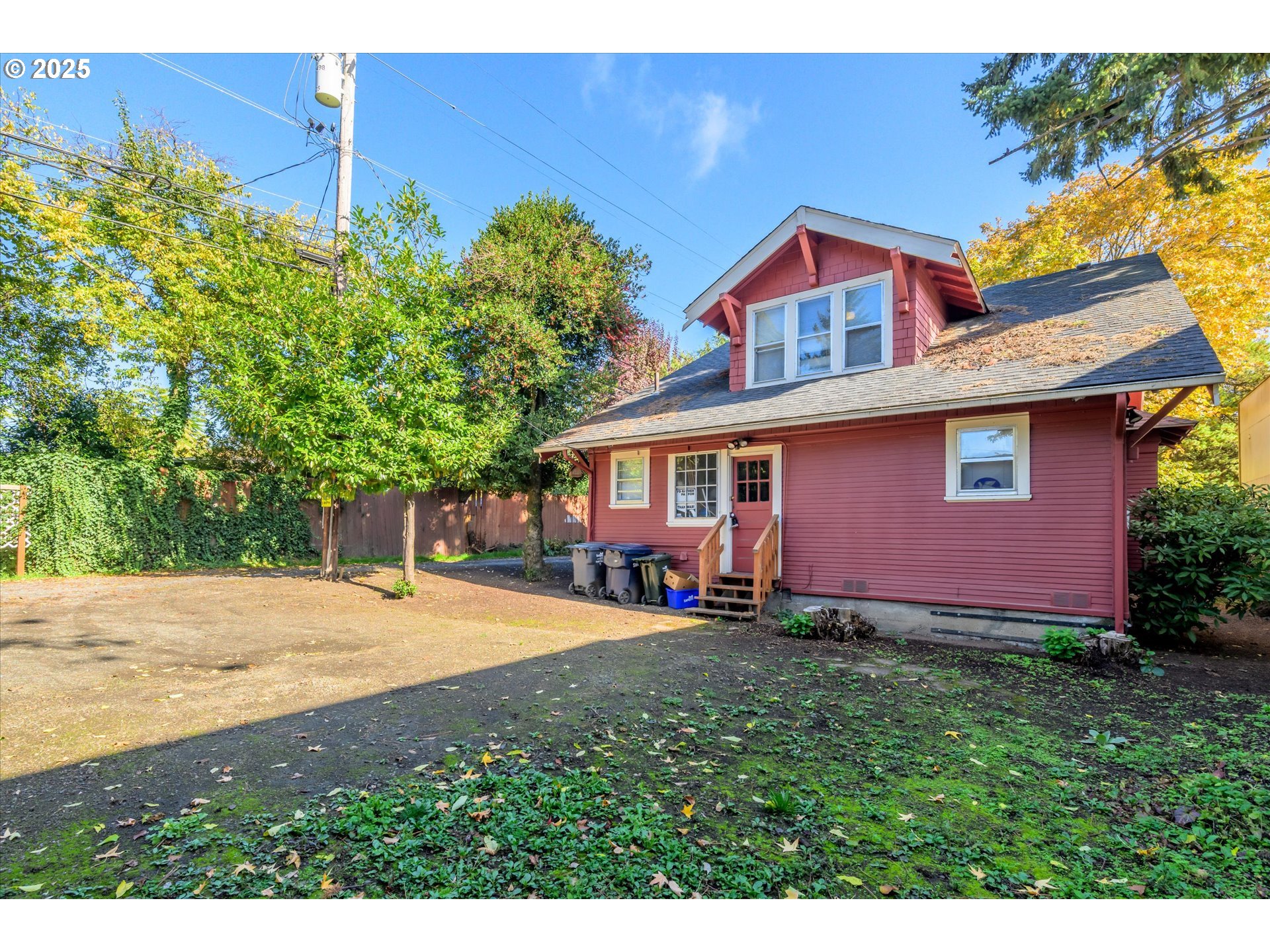 Eugene, Oregon 97402, United States, 4 Bedrooms Bedrooms, ,2 BathroomsBathrooms,Residential,Pending,231674