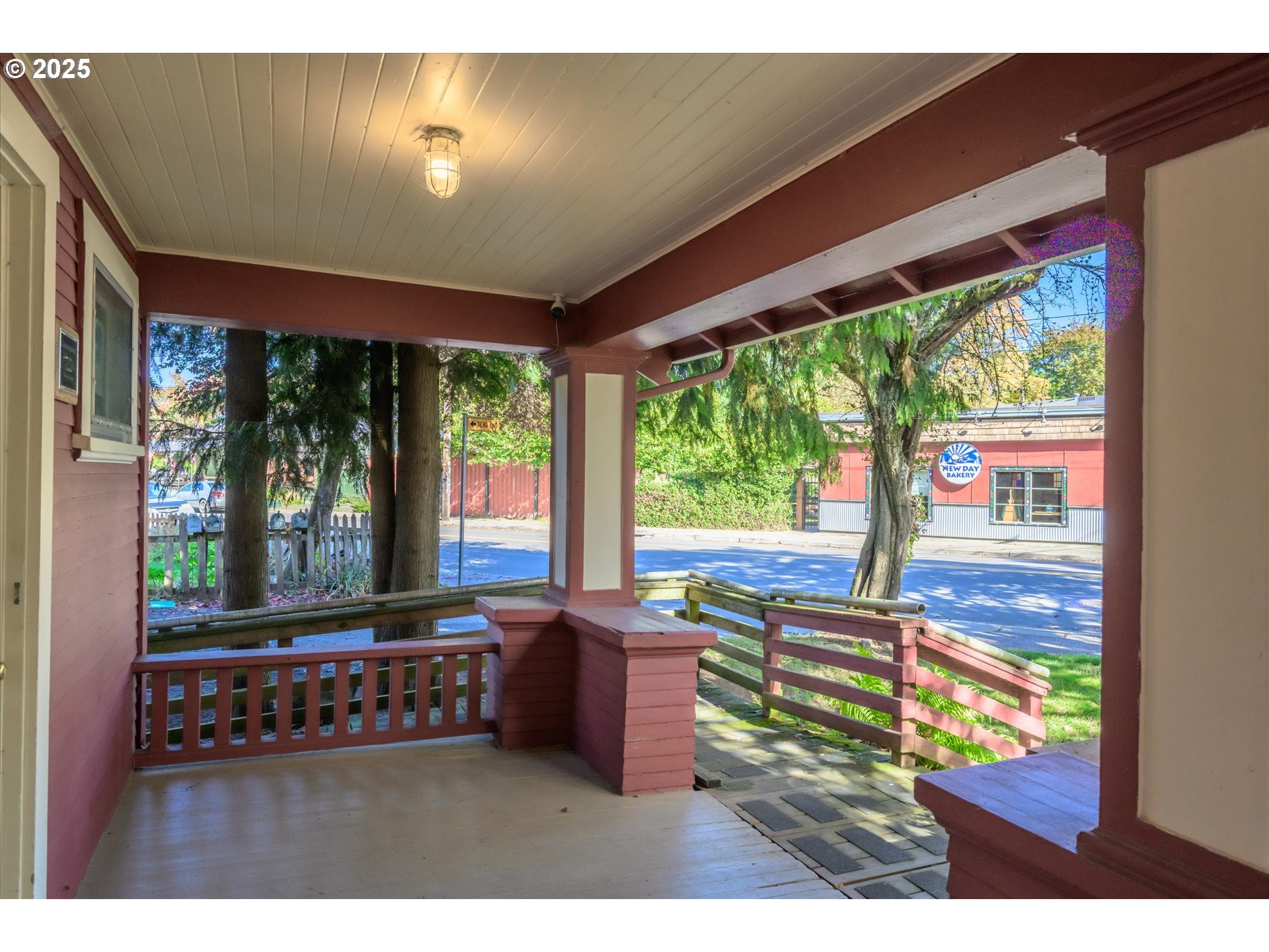 Eugene, Oregon 97402, United States, 4 Bedrooms Bedrooms, ,2 BathroomsBathrooms,Residential,Pending,231674