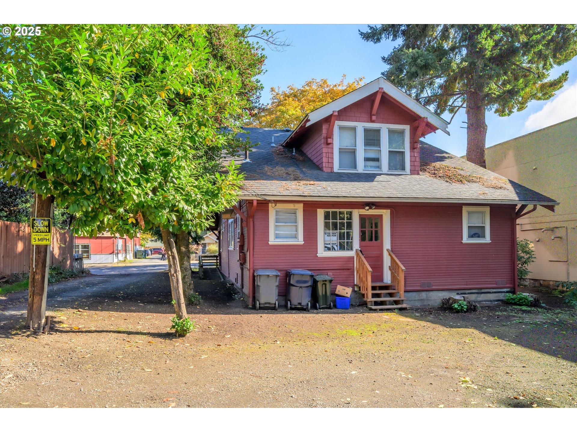 Eugene, Oregon 97402, United States, 4 Bedrooms Bedrooms, ,2 BathroomsBathrooms,Residential,Pending,231674