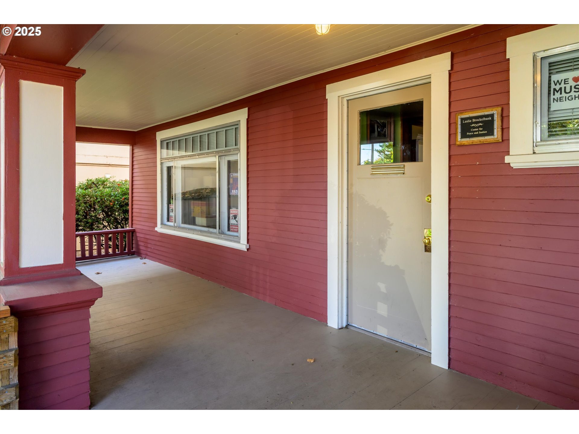 Eugene, Oregon 97402, United States, 4 Bedrooms Bedrooms, ,2 BathroomsBathrooms,Residential,Pending,231674