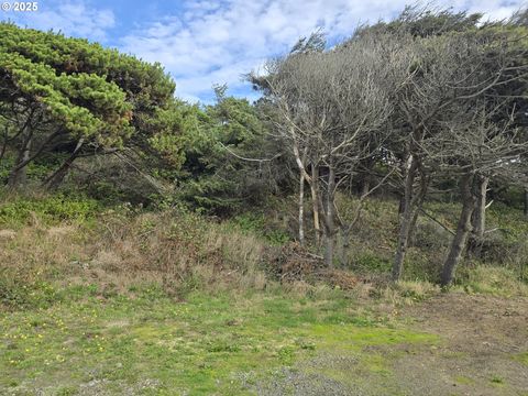 4000 Outlook ST 1 Florence OR 97439