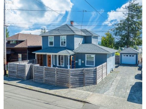 662 S 11TH ST Coos Bay OR 97420