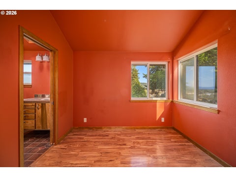 Tiny photo for 747 Holbrook Ln, Creswell, OR 97426 (MLS # 387589804)