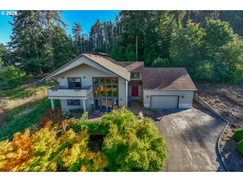 Photo of 747 Holbrook Ln, Creswell, OR 97426 (MLS # 387589804)