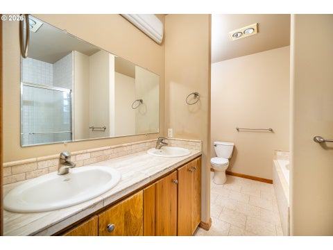 Tiny photo for 747 Holbrook Ln, Creswell, OR 97426 (MLS # 387589804)