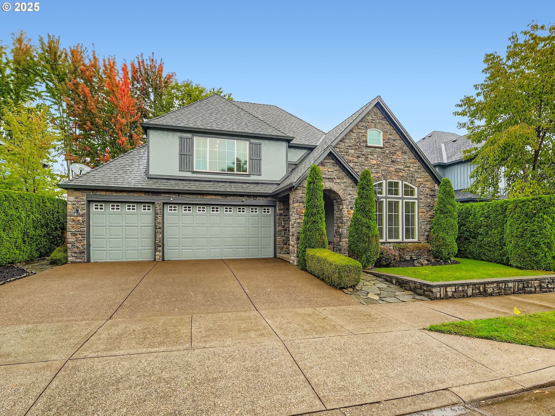 7045 SW FALLEN LEAF ST