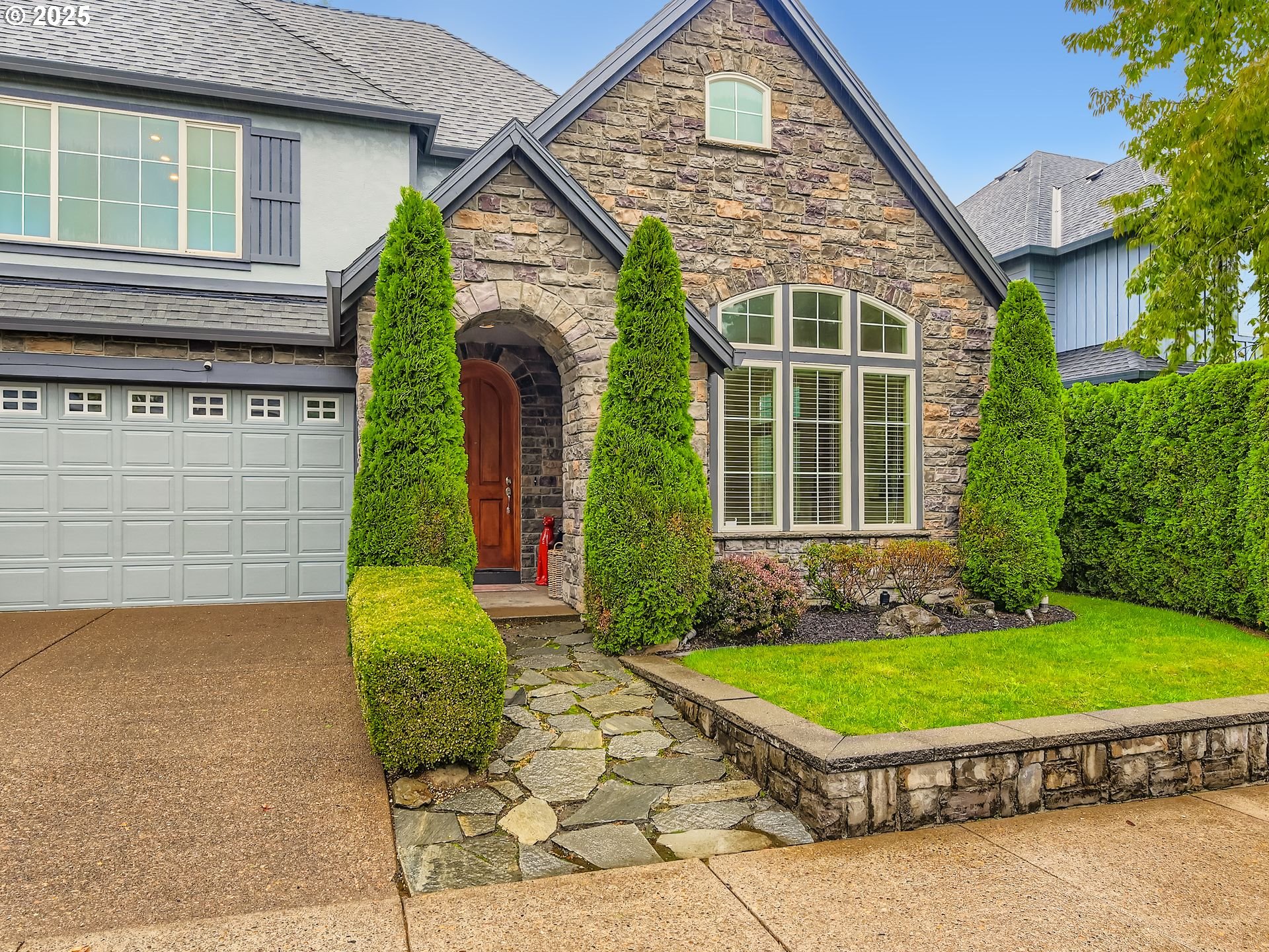 7045 SW FALLEN LEAF ST