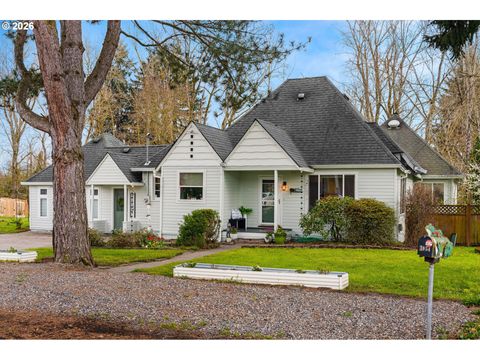 1054 NE FALOMA RD Portland OR 97211