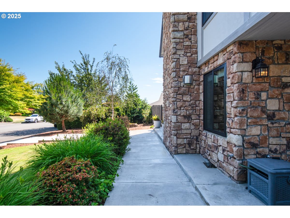 2208 SE 149TH AVE
