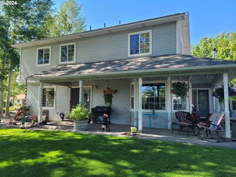 A home in Baker City