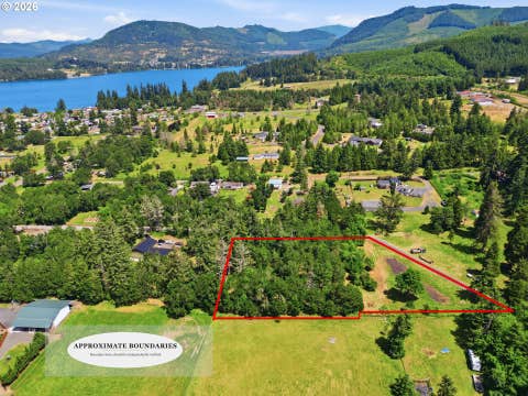 Featured picture for the property 689535202