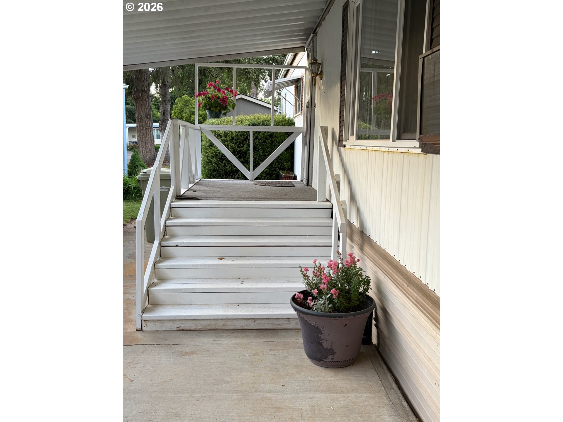 570 N 10TH AVE 72