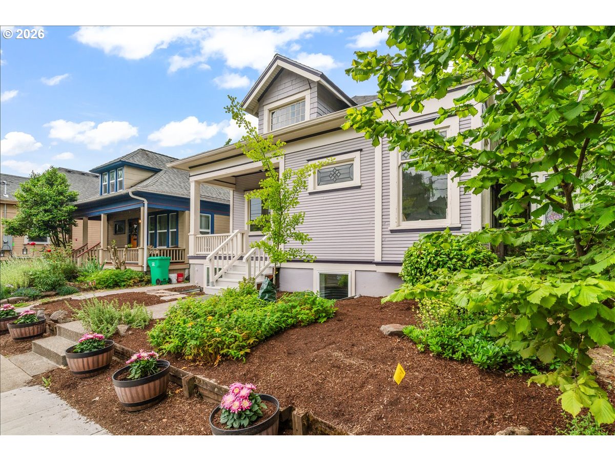 1211 SE 37TH AVE