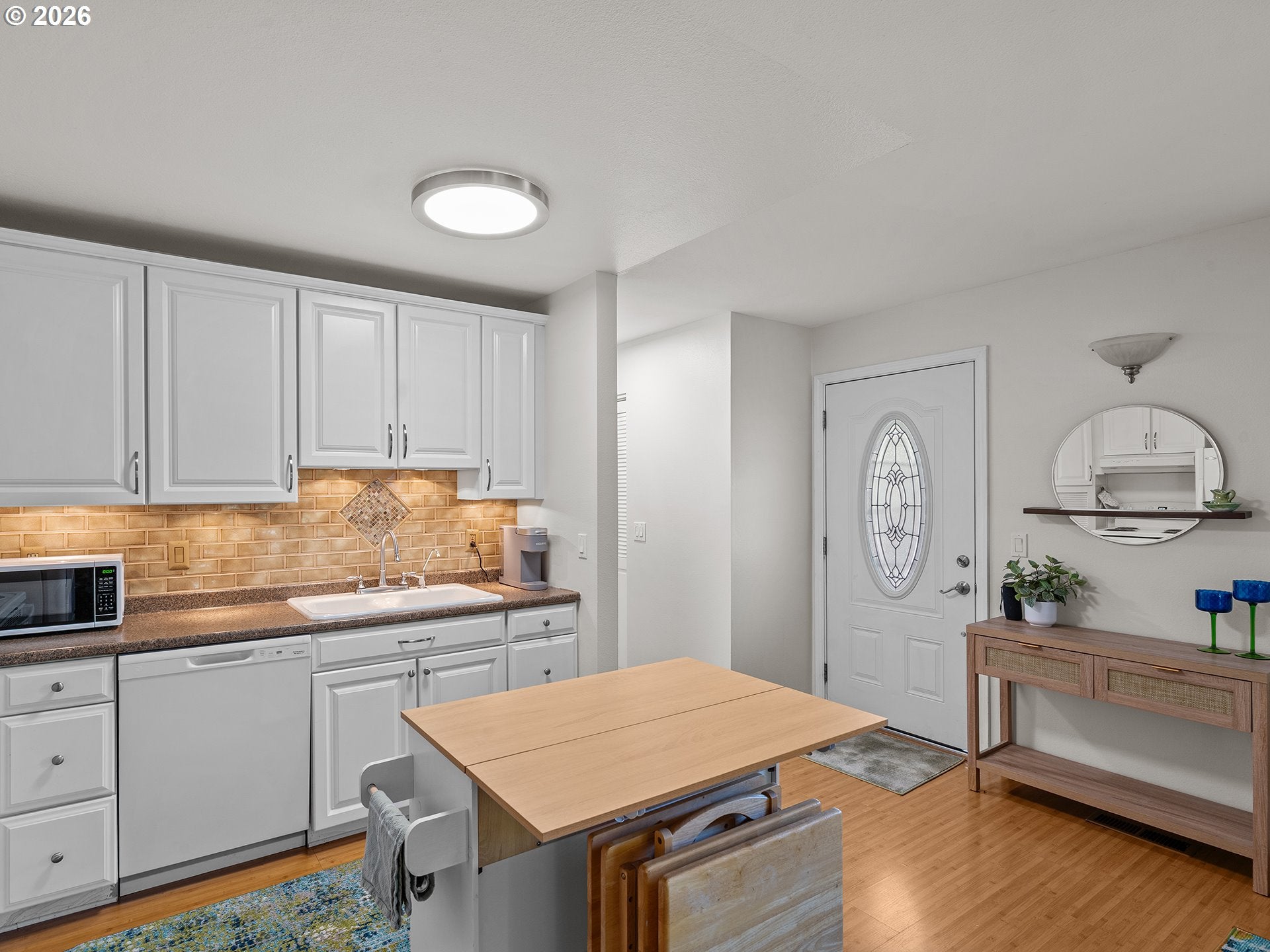 451 N HAYDEN BAY DR