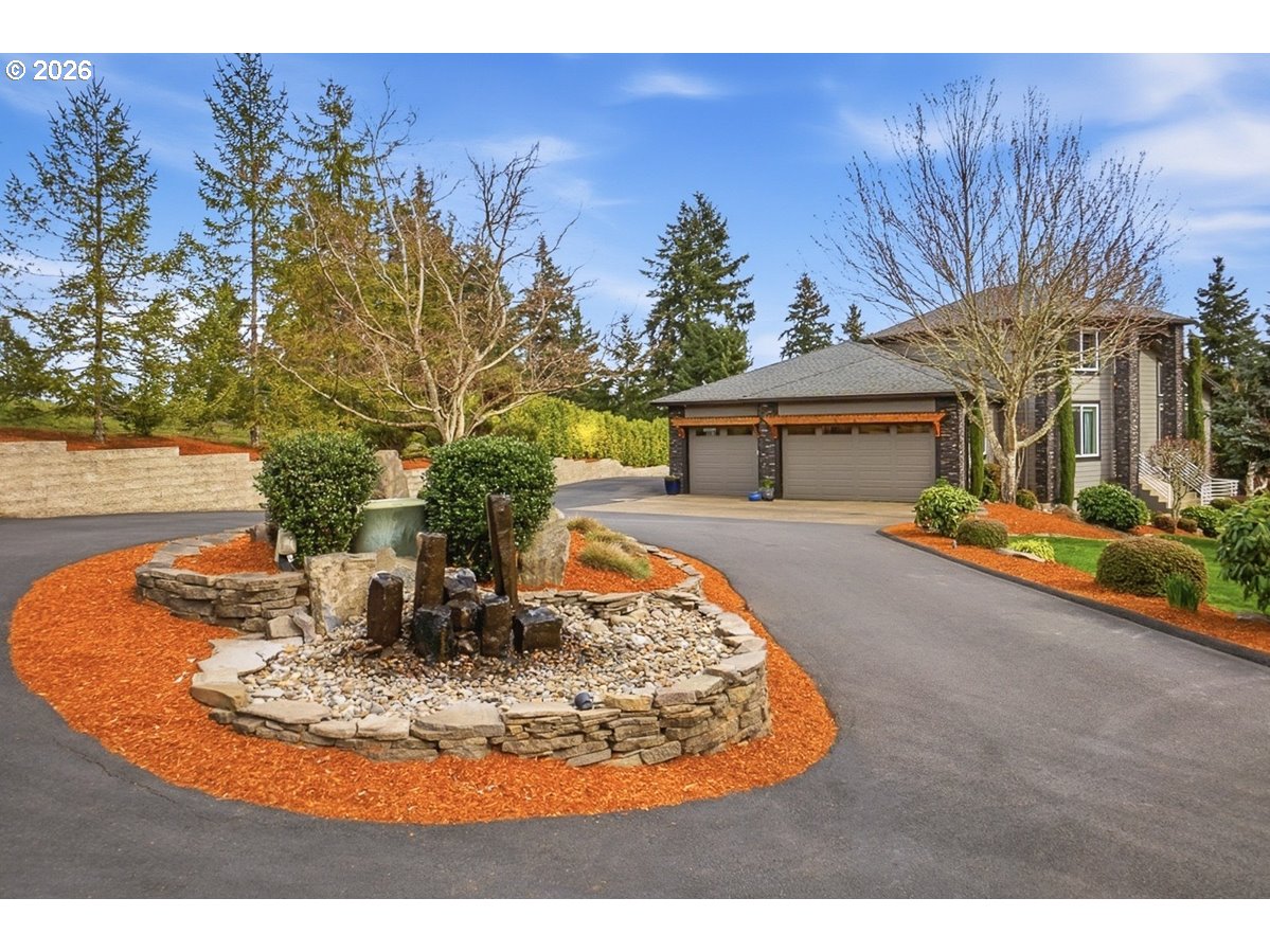 2835 SPRING HOLLOW LN