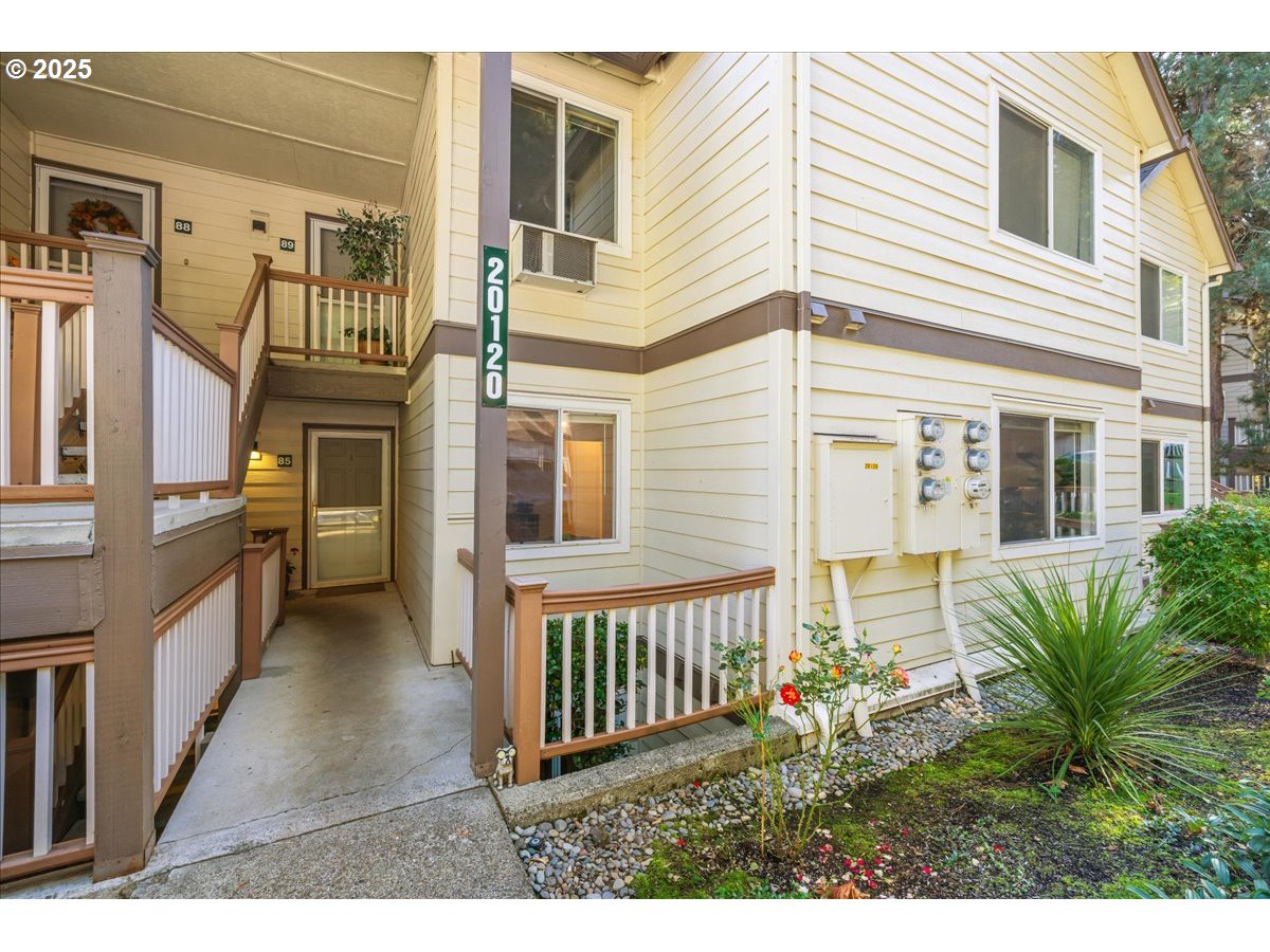 20120 LARKSPUR LN 85