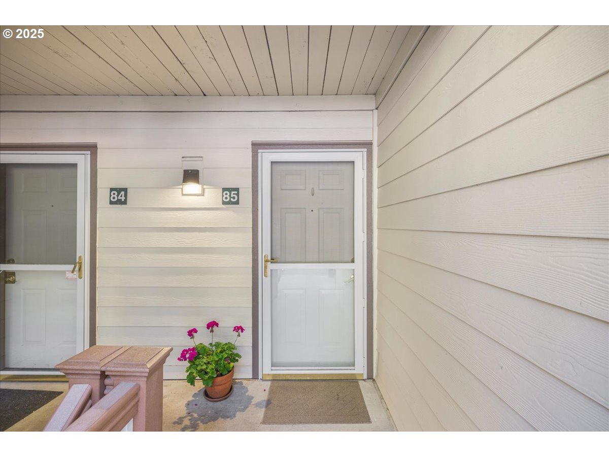 20120 LARKSPUR LN 85