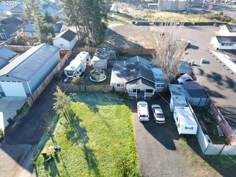 1890 37TH ST Florence OR 97439