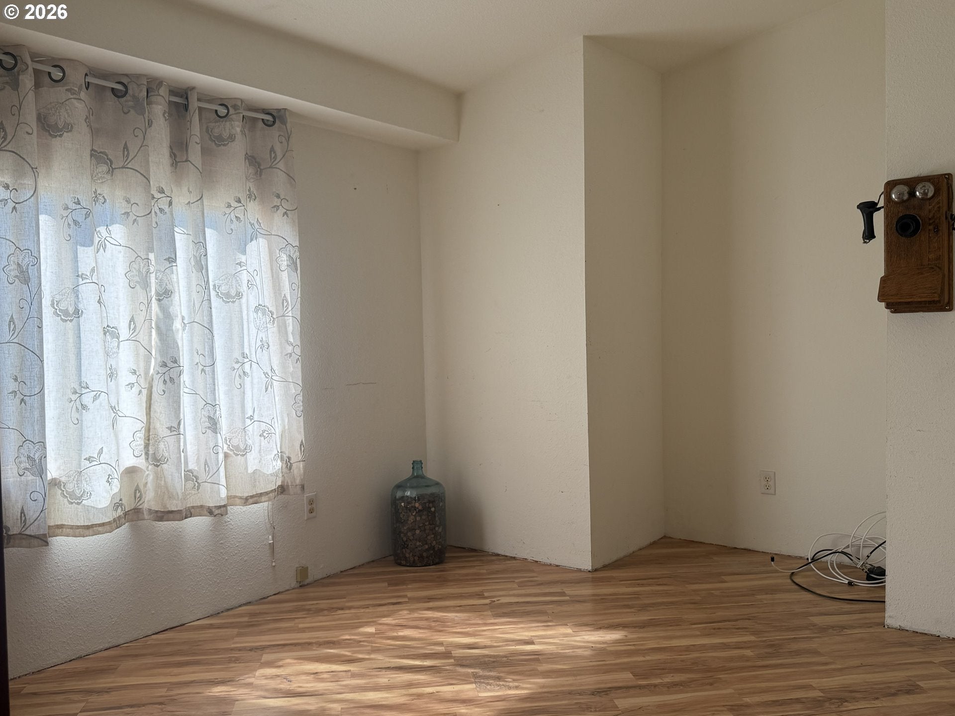910 COWL ST 52