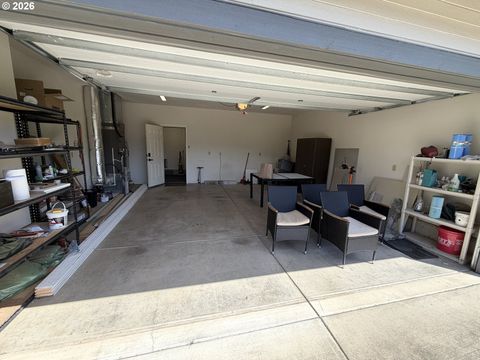 Tiny photo for 76705 Hazeldell Ct, Oakridge, OR 97463 (MLS # 285969722)