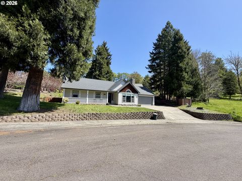 Photo of 76705 Hazeldell Ct, Oakridge, OR 97463 (MLS # 285969722)