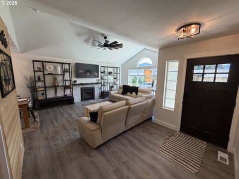 Tiny photo for 76705 Hazeldell Ct, Oakridge, OR 97463 (MLS # 285969722)